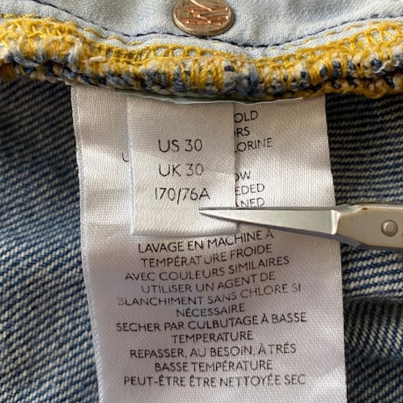 We The Free People Maggie Ripped Crop Straight Leg Light Wash Size 30 - Picture 12 of 16